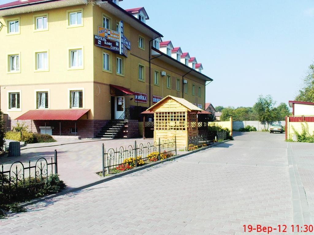 Pallada Motel Pasiky-Zubryts'ki Exterior foto